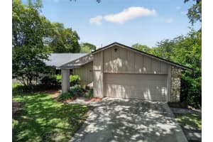 111 Essex Dr, LONGWOOD