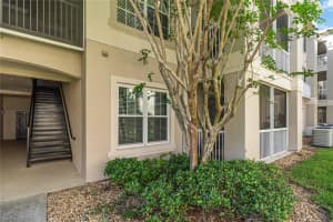 3001 LAUREL PARK LANE, KISSIMMEE, FL 34741 - MLS#MFRS5148205