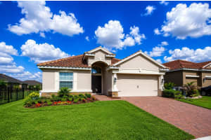 2172 LAKE SIDE AVENUE, DAVENPORT, FL 33837 - MLS#MFRS5149553