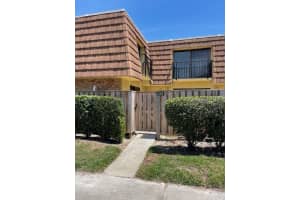 5269 MIDDLE COURT, ORLANDO, FL 32811 - MLS#MFRS5149661