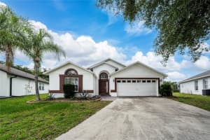 232 Lake Shore Pkwy, DAVENPORT