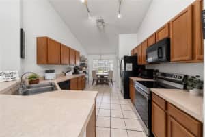 232 LAKE SHORE PARKWAY, DAVENPORT, FL 33896 - MLS#MFRS5150091