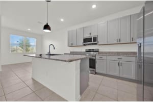 811 RICHMOND ESTATE AVENUE, HAINES CITY, FL 33844 - MLS#MFRS5150828