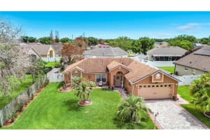 2842 BERKSHIRE CIRCLE, KISSIMMEE, FL 34743 - MLS#MFRS5151198