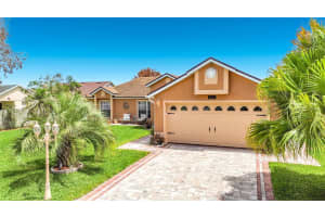 2842 BERKSHIRE CIRCLE, KISSIMMEE, FL 34743 - MLS#MFRS5151198