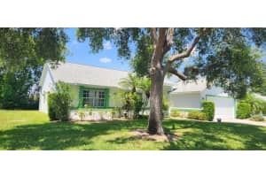 292 Carmel Dr, MELBOURNE