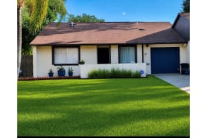 107 Shady Oak Dr, SANFORD