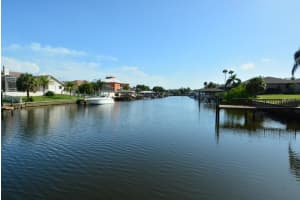 721 Bunker View Dr, Apollo Beach, FL 33572, Sold 12/01/14