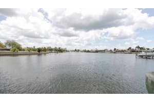 910 Shagos Dr, Apollo Beach, FL 33572, Sold 01/05/16