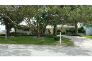 3911 Versailles Dr, Tampa, FL 33634, Sold 07/29/16
