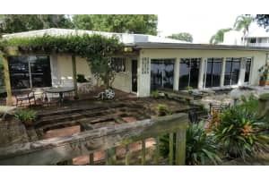 3911 Versailles Dr, Tampa, FL 33634, Sold 07/29/16