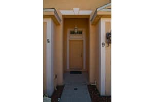 9329 Crandon Ln, Tampa, FL 33635, Sold 04/06/16