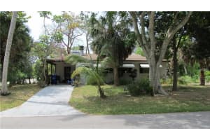 561 Cedar St, Longboat Key, FL 34228, Sold 01/18/17