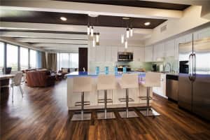 7600 Bayshore Dr, Treasure Island, FL 33706, Sold 12/12/16