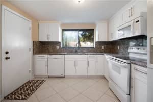 5367 Black Pine Dr, Tampa, FL 33624, Sold 11/18/16