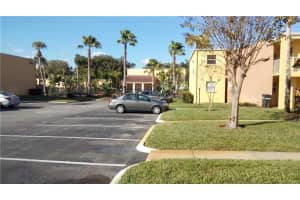 2839 Somerset Park Dr, Tampa, FL 33613, Sold 02/01/17
