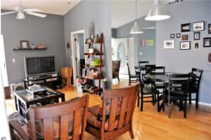 4235 Placid Dr, Sarasota, FL 34243, Sold 04/12/17