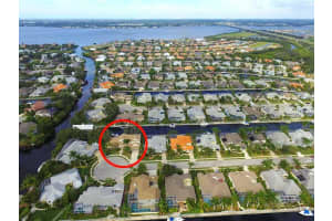 4711 Spinnaker Dr, Bradenton, FL 34208, Sold 05/10/17