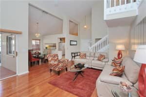 9735 Fredericksburg Rd, Tampa, FL 33635, Sold 05/15/17