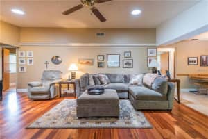 1727 Shady Leaf Dr, Valrico, FL 33596, Sold 08/16/17