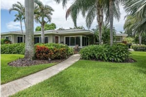 2201 Tropical Shores Dr SE, St. Petersburg, FL 33705, Sold 08/17/17