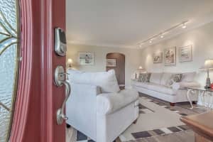 2201 Tropical Shores Dr SE, St. Petersburg, FL 33705, Sold 08/17/17
