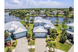 6403 Grenada Island Ave, Apollo Beach, FL 33572, Sold 09/25/17