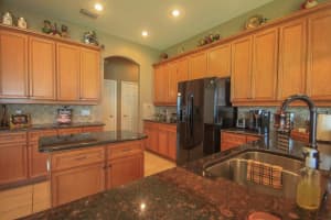 636 Citrus Wood Ln, Valrico, FL 33594, Sold 11/08/17