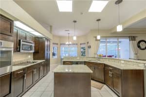 406 Citrus Wood Ln, Valrico, FL 33594, Sold 04/06/18
