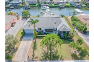 922 Golf Island Dr, Apollo Beach, FL 33572, Sold 03/29/18
