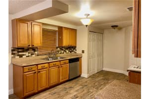 2718 MIDTIMES DR, TAMPA, FL 33618 - MLS#MFRT3271176