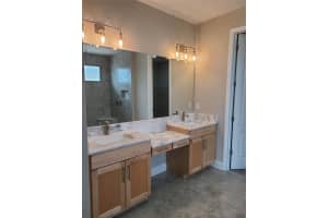 5218 LAKE VENICE DR, WIMAUMA, FL 33598 Sold 07/08/22