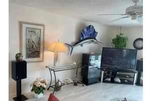 201 E Ocean Dr, Key Colony Beach, FL 33051, Sold 12/07/21