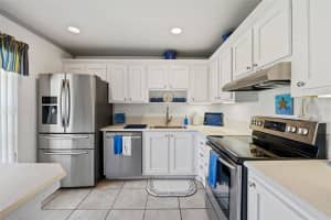 7032 SW 23rd St, Davie, FL 33317, Sold 10/13/21