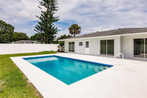 7423 S Leewynn Dr, Sarasota, FL 34240, Sold 11/10/21