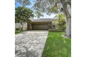 135 Woden Way, Winter Haven, FL 33884, Sold 02/28/22