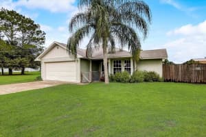31519 Bugle Ln, Zephyrhills, FL 33543, Sold 10/08/21
