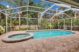 2714 Valencia Grove Dr, Valrico, FL 33596, Sold 10/07/21
