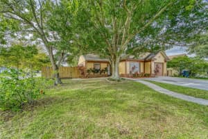 9002 Bana Villa Ct, Tampa, FL 33635, Sold 10/04/21