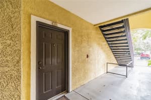 10108 Courtney Oaks Cir, Tampa, FL 33619, Sold 10/29/21