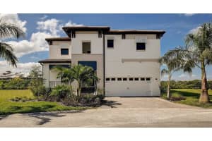 3117 CHRISTOPHERS WATCH LN, RUSKIN, FL 33570 Sold 11/25/22