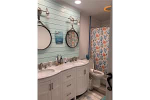 9127 Mission Oaks Blvd, Seminole, FL 33776, Sold 10/04/21