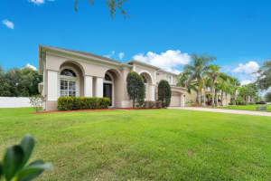 4905 Legacy Oaks Dr, Orlando, FL 32839, Sold 12/01/21