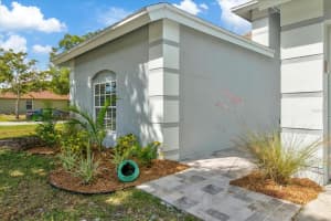 8941 Southbay Dr, Tampa, FL 33615, Sold 12/03/21