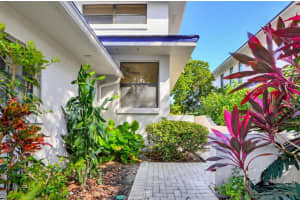 1637 Watermark Cir NE, St. Petersburg, FL 33702, Sold 12/17/21