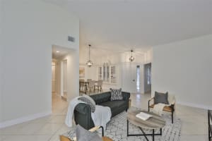 7505 38th St Cir E, Sarasota, FL 34243, Sold 01/14/22