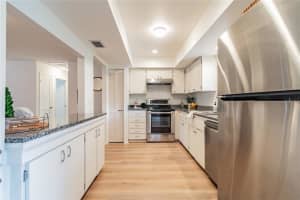 2950 Captiva Gardens Dr, Sarasota, FL 34231, Sold 02/18/22