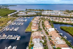3012 Christophers Watch Ln, Ruskin, FL 33570, Sold 12/28/21