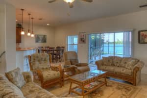 823 Seminole Sky Dr, Ruskin, FL 33570, Sold 12/17/21