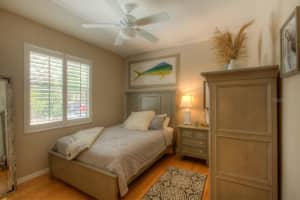 1576 Kingsdown Dr, Sarasota, FL 34240, Sold 12/13/21
